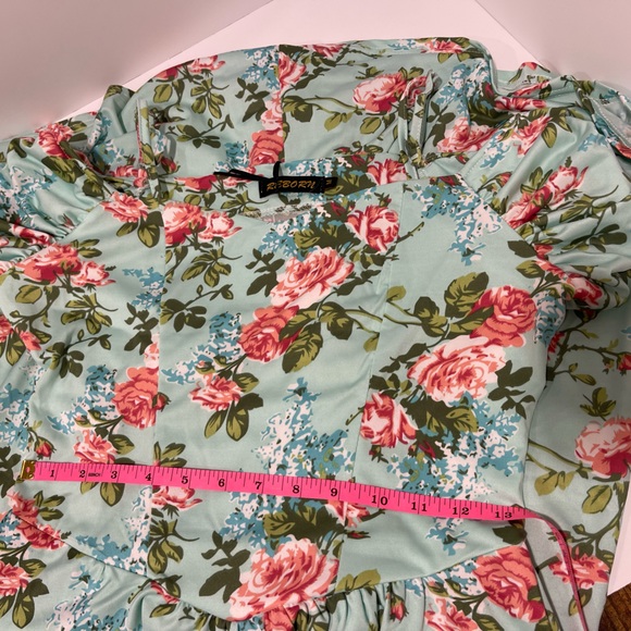 NEW REBORN | LIGHT GREEN FLORAL MIDI DRESS WITH ADJUSTABLE STRAPS | SIZE M - Picture 4 of 8
